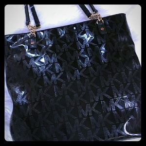 Rare, Mint condition black MK tote😍
